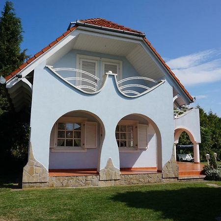 Tieff Apartmanhaz Balatonmariafuerdo Hullamtelep Balatonkeresztúr 외부 사진